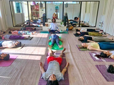 drop-in-yoga-class-in-rishikesh